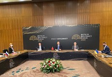 Приключиха разговорите между двамата външни министриПриключи срещата между Лавров и