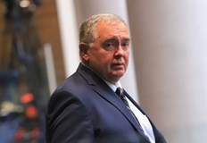 Според него основният спор който трябва да продължи е за