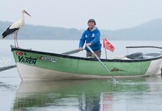 Историята за уникално приятелство между рибар и щъркел ознаменува своята 11 та годишнина