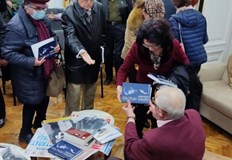 Авторът на книгата е русенският писател преводач и общественик Огнян