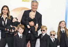 Съпругата му публикува видео в Instagram как с актьора съобщават