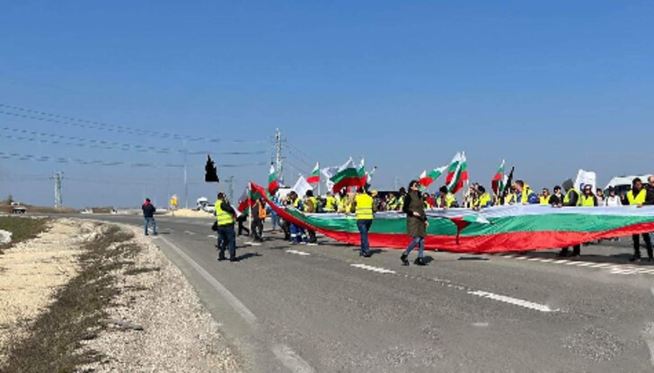 От компанията настояват държавата да им изплати 26 милиона и 700 хиляди лева за извършения миналата година ремонт на участък от АМ „Тракия“ От компанията настояват държавата да им изплати 26 милиона и 700 хиляди лева за извършения миналата година ремонт на участък от АМ „Тракия“