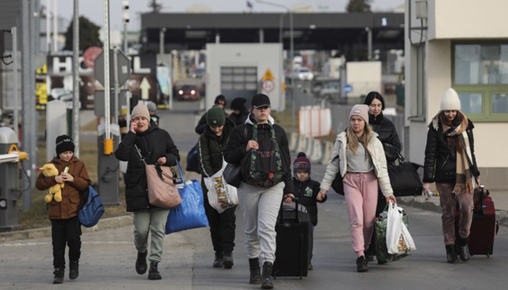 Два и половина милиона души вече са избягали от Украйна, включително 116 000 граждани на трети страни