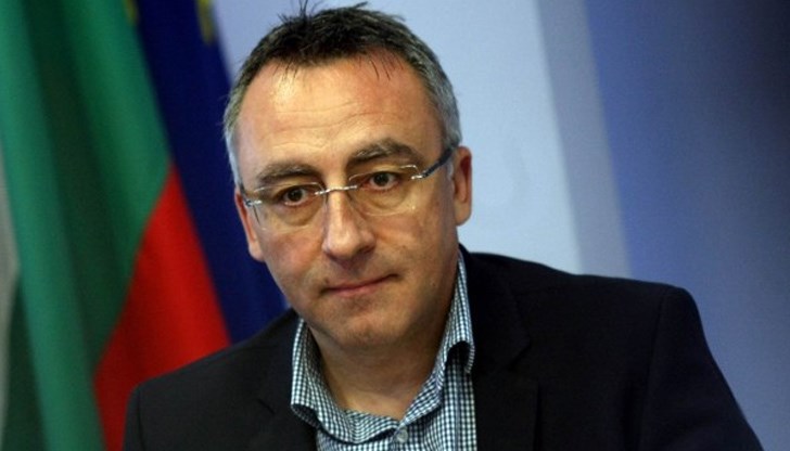 От МОН предложиха 3 варианта за удължаване на учебната година