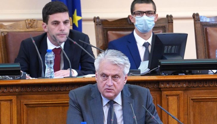 Парламентарен контрол на премиера и девет министри