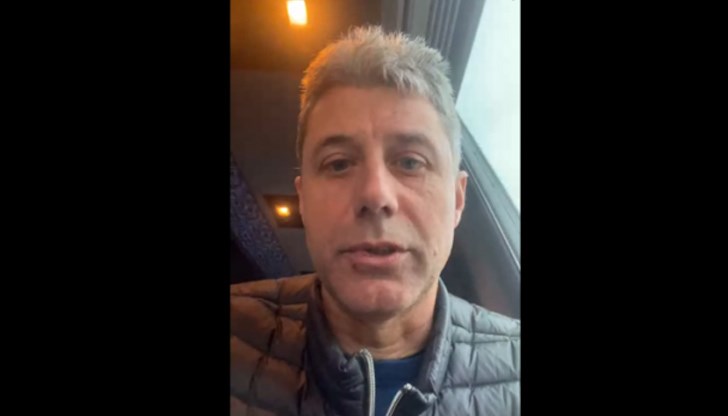 "Около 140 човека сме в трите автобуса. На украинската граница стояхме четири часа", обясни Андон Чемширов "Около 140 човека сме в трите автобуса. На украинската граница стояхме четири часа", обясни Андон Чемширов