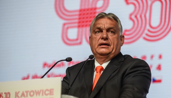 Унгарската реакция е в отговор на вчерашната реч на Зеленски пред европейските лидери, в която украинският лидер в един момент се обърна директно към Орбан, смятан за най-близкия приятел на Владимир Путин Унгарската реакция е в отговор на вчерашната реч на Зеленски пред европейските лидери, в която украинският лидер в един момент се обърна директно към Орбан, смятан за най-близкия приятел на Владимир Путин