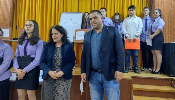 Председателят на Общинския съвет Иво Пазарджиев беше специален гост на традиционните за Дойче шуле дебати на немски език