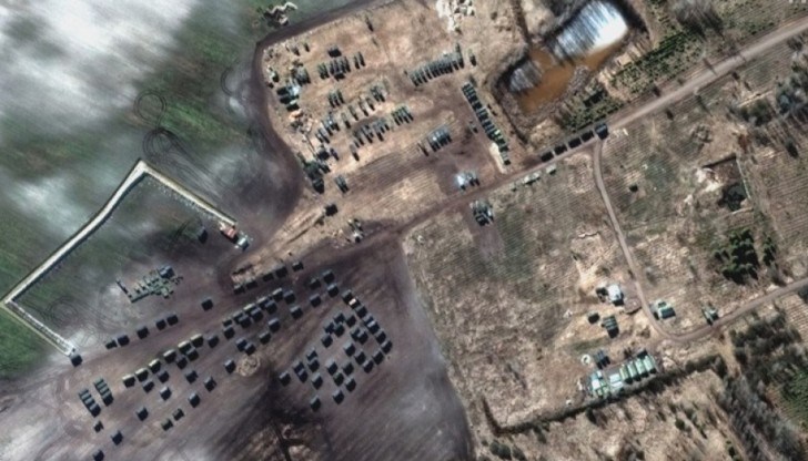 Забелязва се движение на колони от превозни средства с храна и боеприпаси в Брестка област