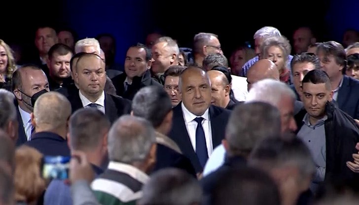 "За" гласуваха 943 делегати, без "против" и въздържали се "За" гласуваха 943 делегати, без "против" и въздържали се