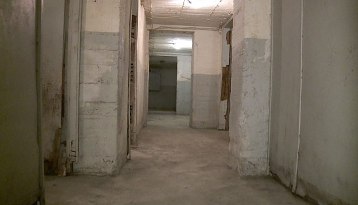 По правило в мазетата на повечето блокове трябва да има укрития срещу радиация