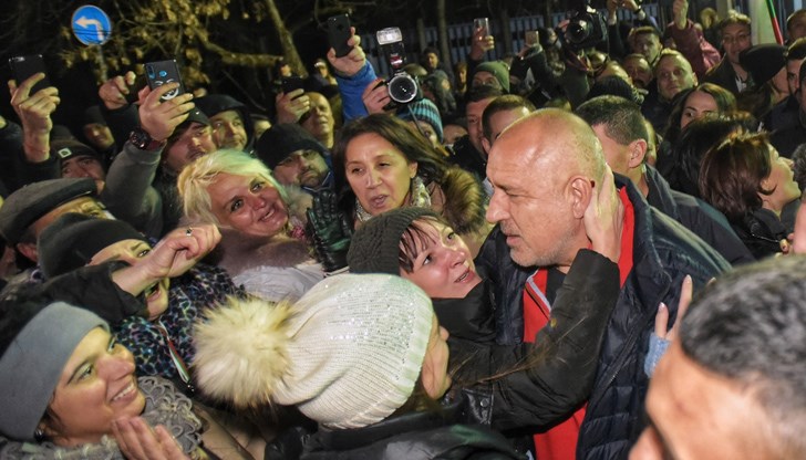 Време е да избършете сълзите и сополите и да погледнете реалността в очите. Иска ви се Борисов да се върне на бял кон, но знаете, че няма да стане