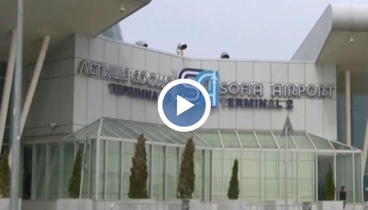 Изискванията за носене на маска и спазването на дистанция остават