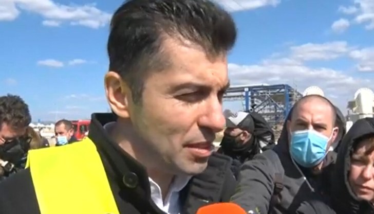 По думите му е и ужасно странно, че от повече от година се знае за такъв случай, има публична информация и не са предприети действия