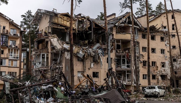 Шест дни седях на една табуретка в мазето - денем и нощем. Без вода, без храна