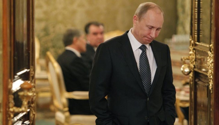 Тайните служби твърдят, че Путин е изолиран и държи на разстояние банкерите, финансовия министър, та дори и военните