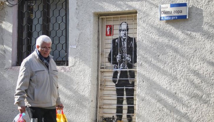 EmircA предсказа и отслабването на Делян Пеевски