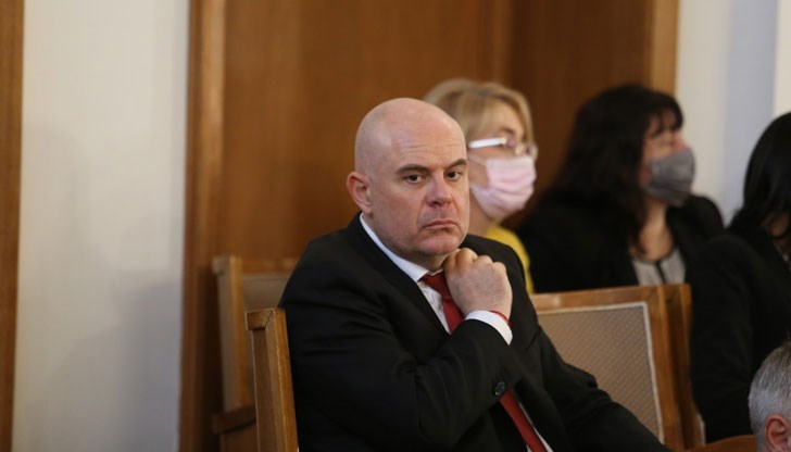 Министърът на правосъдието Надежда Йорданова свиква заседание на пленума на Висшия съдебен съвет Министърът на правосъдието Надежда Йорданова свиква заседание на пленума на Висшия съдебен съвет