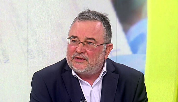 Може би ще взимаме мерки като при грипа и профилактично ваксини, посочи хематологът Може би ще взимаме мерки като при грипа и профилактично ваксини, посочи хематологът