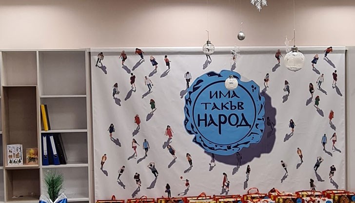 "Като редови членове на партията, каквито бяхме до днес, ние не намираме в себе си повече сили безгласно да понасяме разочарованието и болката на много от онези, които лично сме агитирали и ангажирали с политиките на ПП „ИНТ““, се казва в заявленията