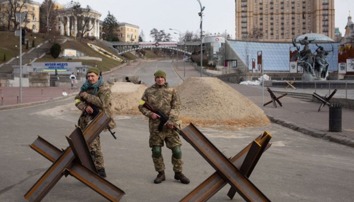 Сателитни снимки показват, че руснаците се опитват да обградят столицата на Украйна