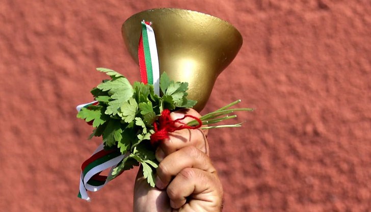 Обсъжданите дати за начало на учебната година бяха 1, 7 и 15 септември Обсъжданите дати за начало на учебната година бяха 1, 7 и 15 септември