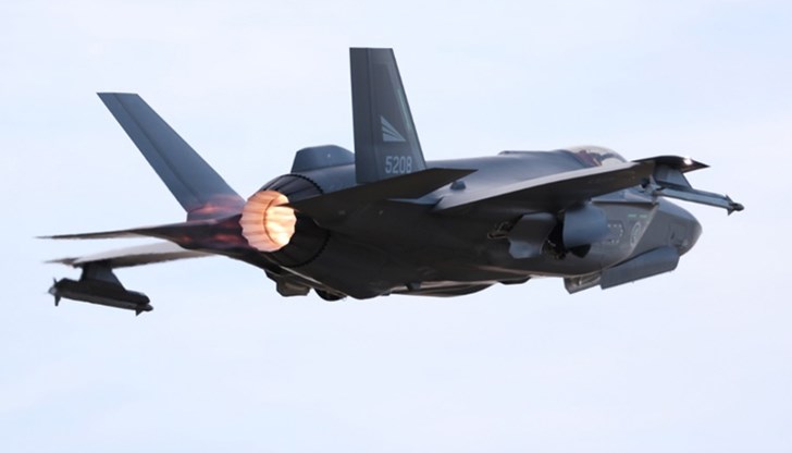 Изтребителите от последно поколение ще бъдат прехвърлени от военновъздушна база в Германия Изтребителите от последно поколение ще бъдат прехвърлени от военновъздушна база в Германия