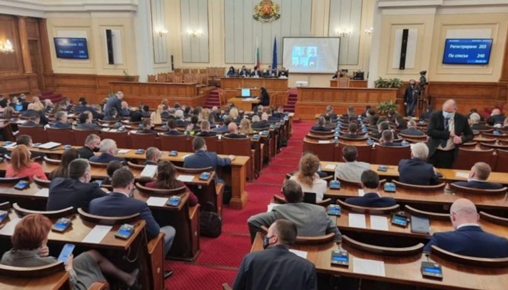 Депутатите ще разгледат и проектозакон на партия „Възраждане“ за отмяна на зеления сертификат