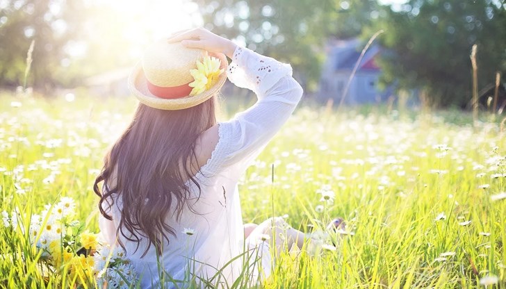 Ще духа слаб, след обяд в Дунавската равнина до умерен вятър от северозапад Ще духа слаб, след обяд в Дунавската равнина до умерен вятър от северозапад