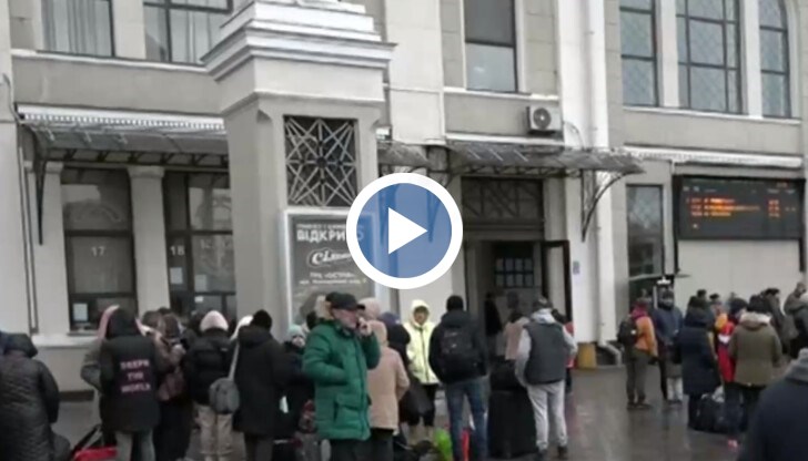 Група от 40 жени и деца бе изведена във вторник от Николаев – градът, който е сред най-тежко пострадалите от военните действия