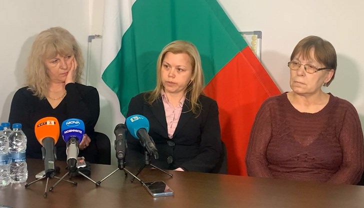 Плавателният съд е блокиран на пристанището в Мариупол повече от месец