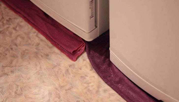 Първо проверете дали не е запушен дренажния отвор