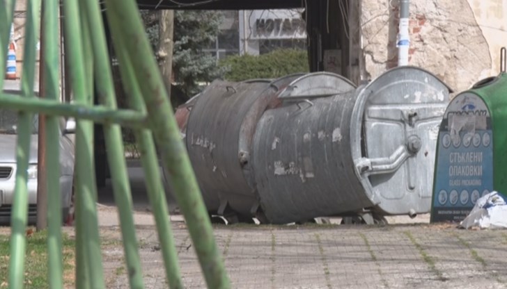 Майката има още две деца - близнаци, които от вчера са настанени в приемни семейства