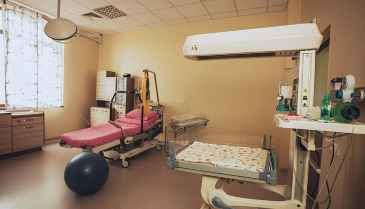 Бебето се ражда доносено, по нормален път, без никакви усложнения Бебето се ражда доносено, по нормален път, без никакви усложнения