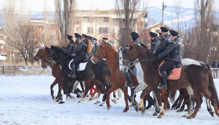Празникът пресъздава традиция с благословията за плодородна и плодоносна година, за здраве и берекет