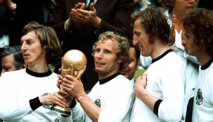 Световният и европейски шампион с германския национален отбор Юрген Грабовски почина на 77-годишна възраст