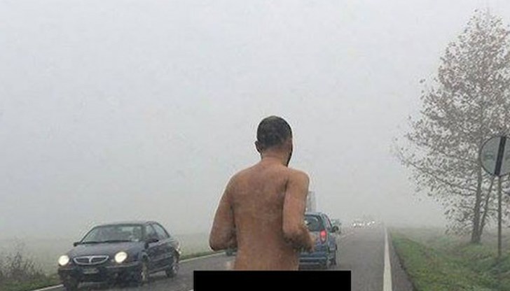 Незабавно са сезирани органите на реда и голият хулиган е бил арестуван Незабавно са сезирани органите на реда и голият хулиган е бил арестуван