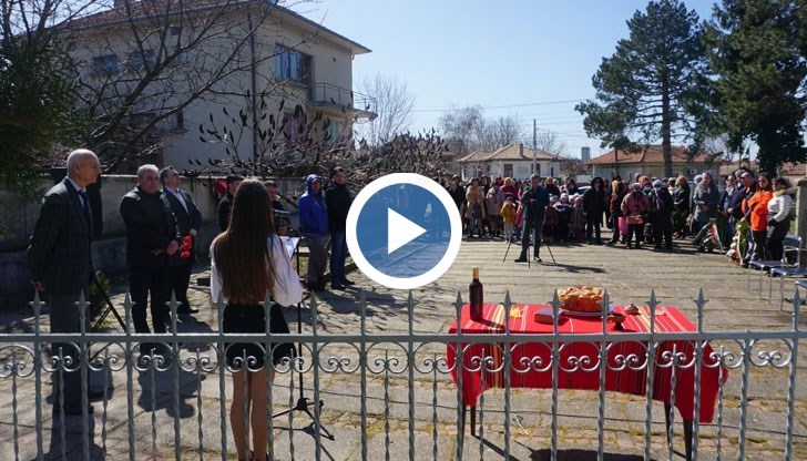 На гроба на войводата бяха поднесени венци и цветя в знак на преклонение пред делото му