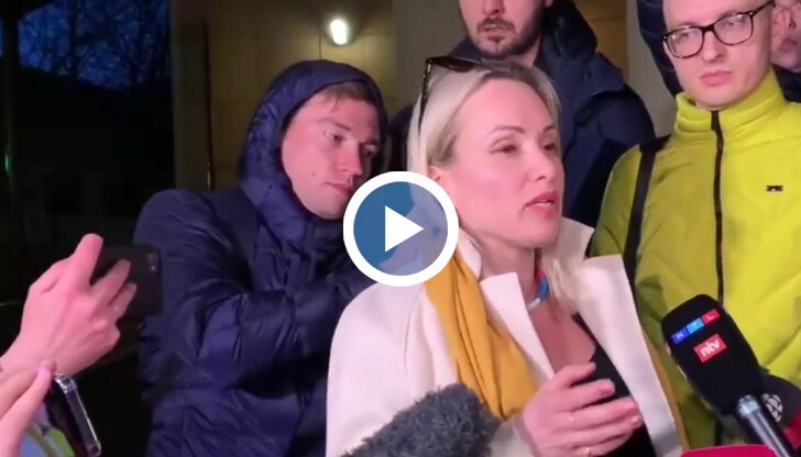 Овсянникова е майка на две деца, родена е в Одеса и от години живее в Москва