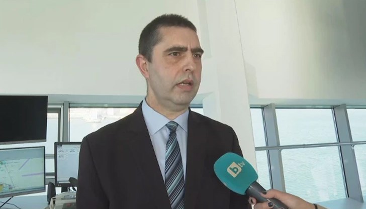 Според инж. Александър Илиев те ще преминат далеч от брега заради морските течения