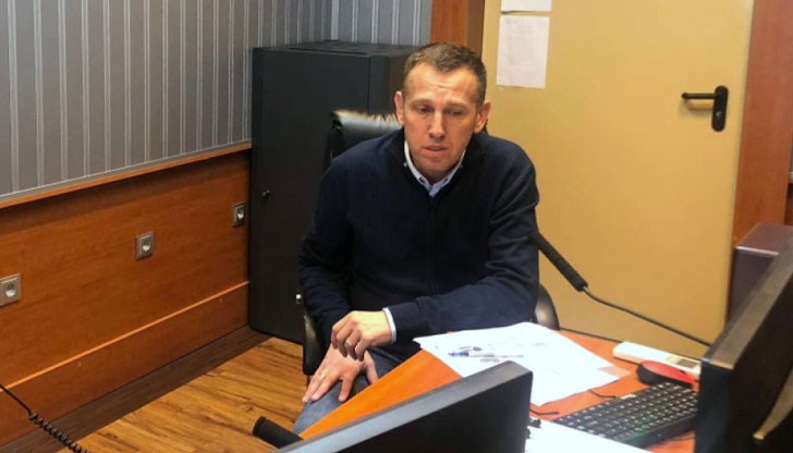 За мен броят на публикациите не е нито фетиш, нито цел, заяви той