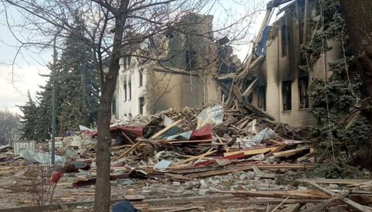 Спасителната операция се е забавила заради боеве в района на театъра