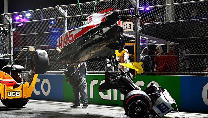 Германецът разби болида си по време на квалификацията по-рано днес