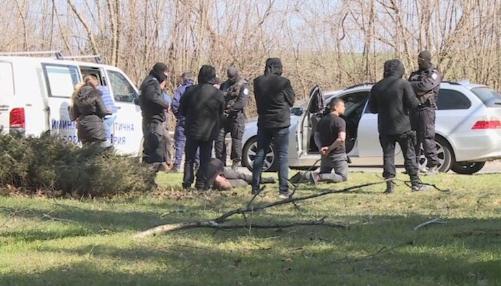 Акцията на полицията е свързана с наркотици по неофициална информация