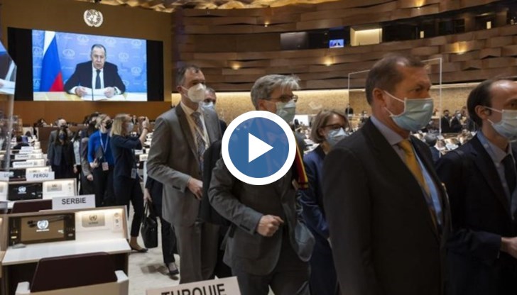 Напуснаха залата още преди речта на външния министър да е приключила