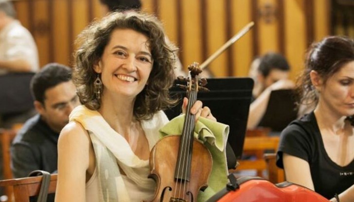 Концертмайсторът на Операта в Кайро Цветелина Кръстева, която не е пропуснала нито едно от изданията на "Мартенски музикални дни" Концертмайсторът на Операта в Кайро Цветелина Кръстева, която не е пропуснала нито едно от изданията на "Мартенски музикални дни"