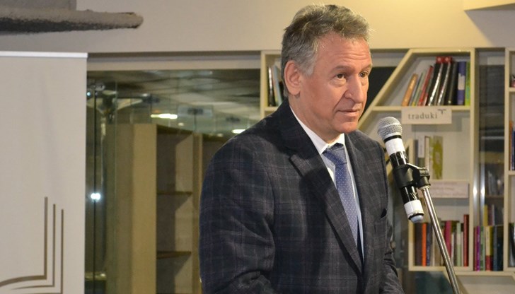 Според д-р Кацаров твърденията на бившите управляващи са инсинуации Според д-р Кацаров твърденията на бившите управляващи са инсинуации