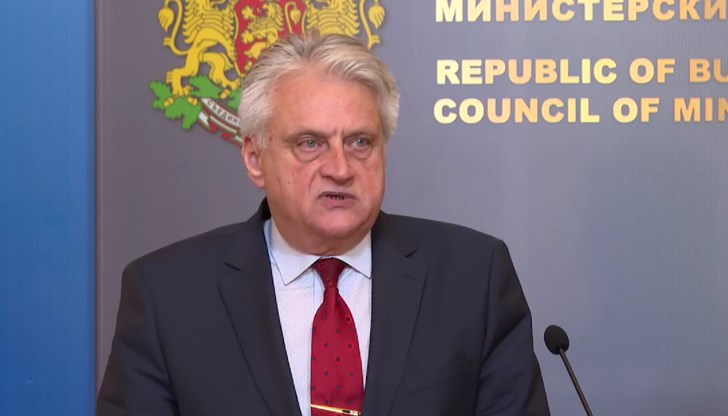 "Вместо прокуратурата да заяви пред цялото общество, че тя ще предприеме това действие, тя се постара да обяви на всички, че виждате ли Министерството на вътрешните работи не е направило нищо", заяви вътрешният министър