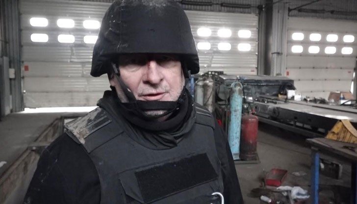 Кореспондентът на Sky News е ударен от куршум в кръста