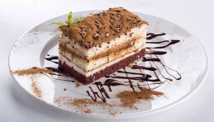 Склонността към солени храни е свързана с дисбаланс на електролитите. Искате месо, когато в организма липсва желязо, а газирани напитки – когато липсва калций